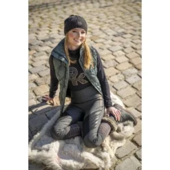 PK Bodywarmer Loretto Camouflage Beetle S -Pikeur || Cavallo || Dublin Verkoopwinkel pk22 loretto staand 3.f2f0be